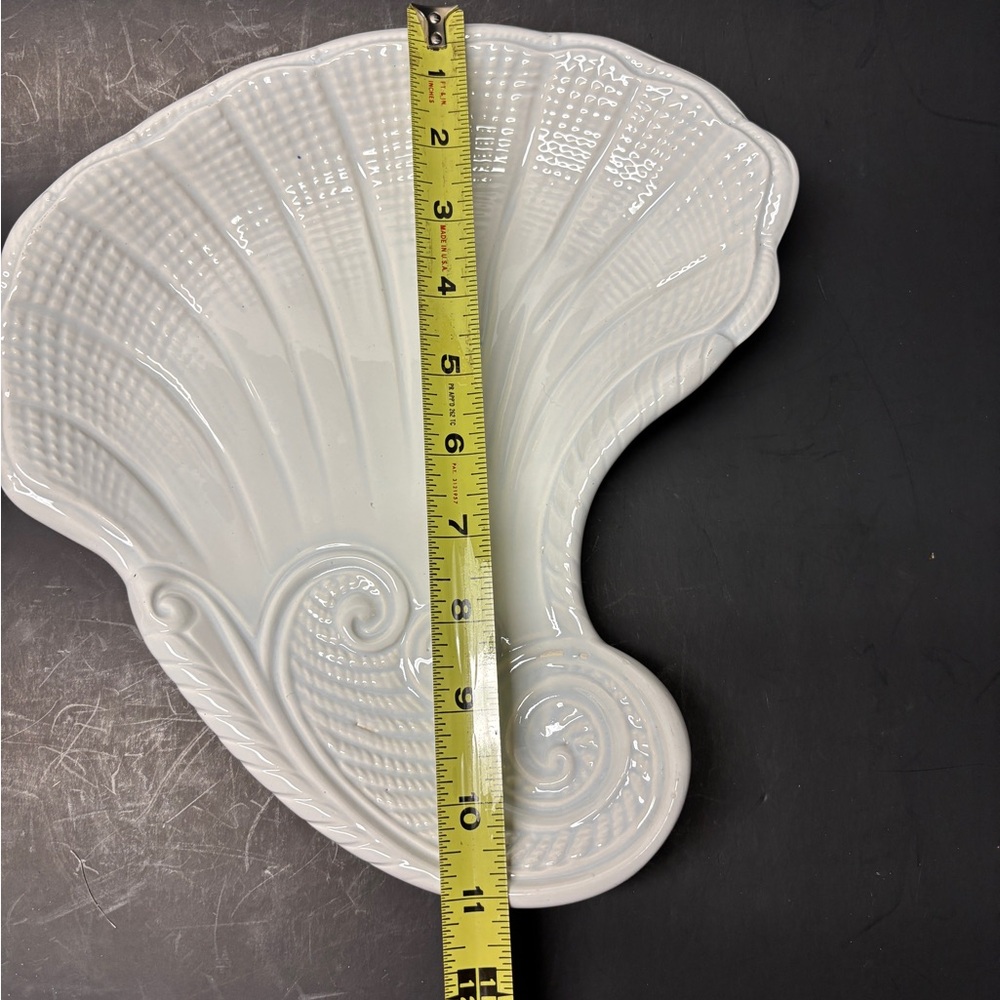 Vintage Holland Mold Inc White Shell-Shaped Ceramic Dish - Picture 3 of 4